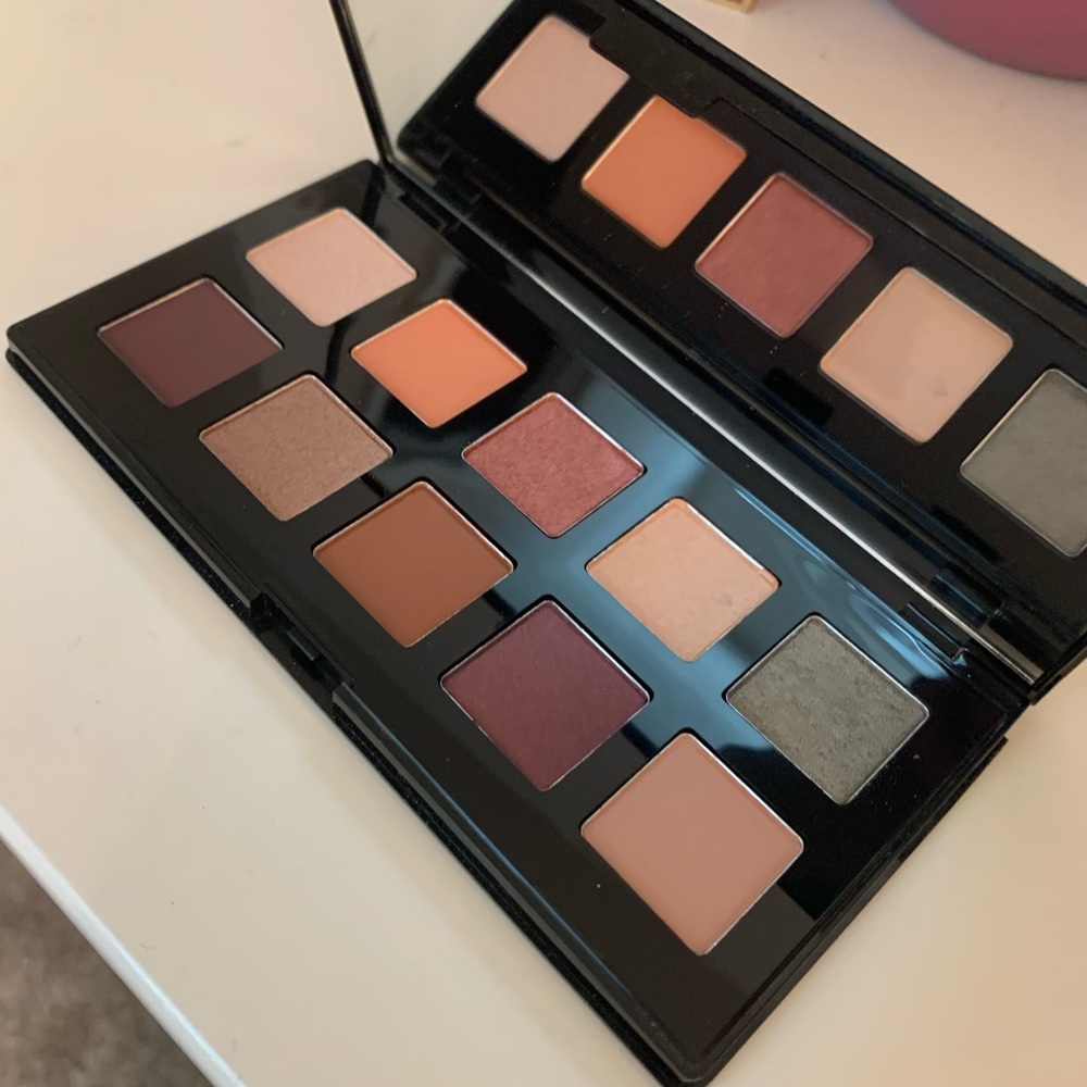 NYX Eye Shadow Pallet